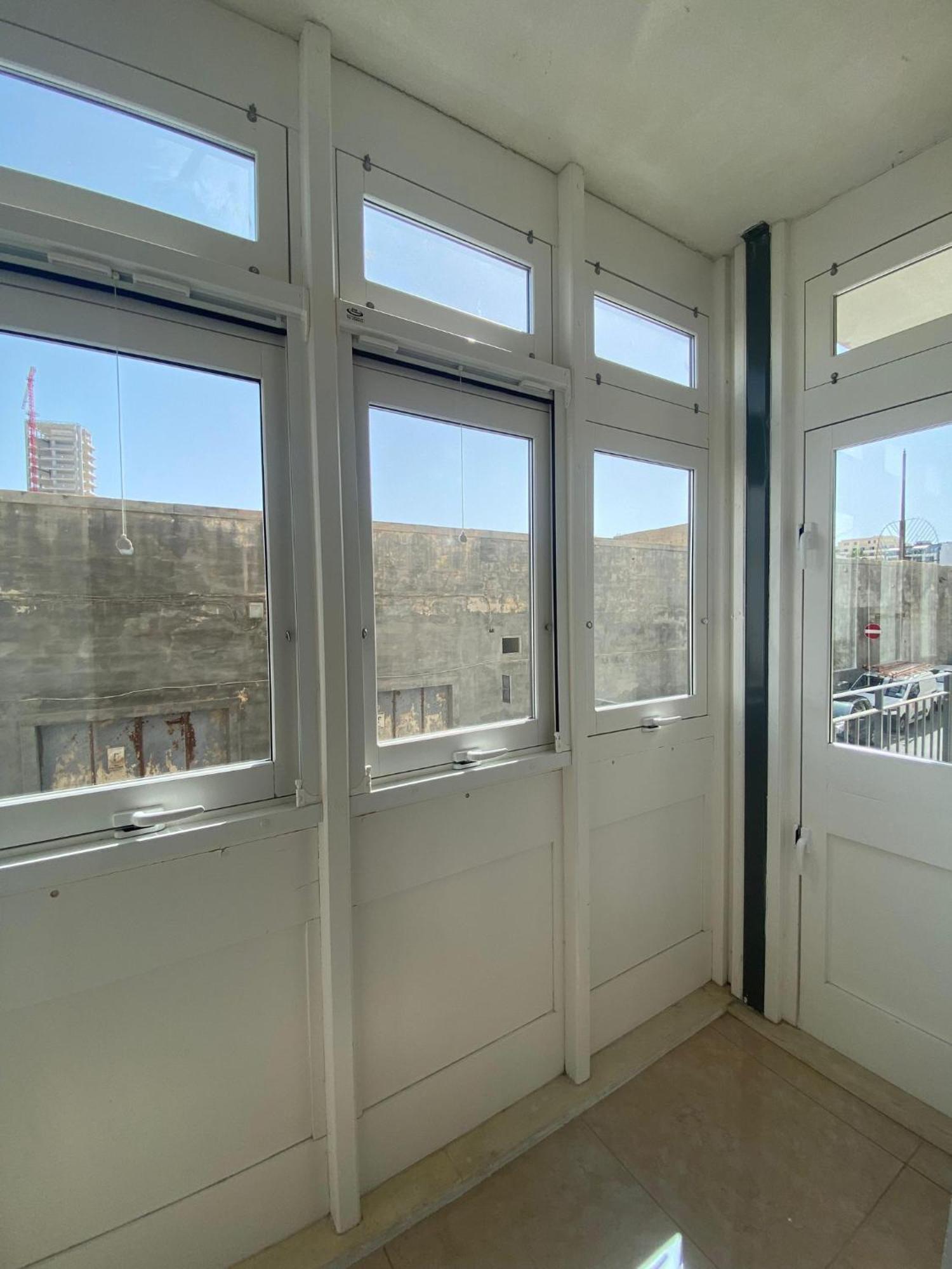 Cozy 2 Bedroom Apartment Near Seafront Gzira Exterior foto